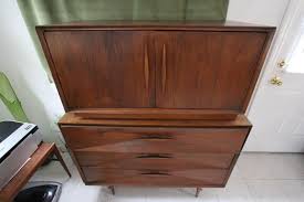 You can also find them in pearly white finishes. Mid Century Modern Dresser Pls Help Identify Manufacturer Collectors Weekly