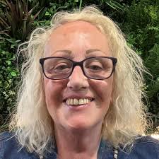 What color floor mats, towels, and shower curtain for small bathroom?