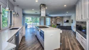 Cucina e soggiorno diventano living sempre più spesso nel nostro punto vendita ci troviamo a dover progettare per i clienti soluzioni di arredamento che prevedano cucina e soggiorno in un unico ambiente. 5 Idee Di Arredamento Per L Open Space Cucina E Soggiorno