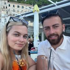 Amy Melville (@AmyMelville2)