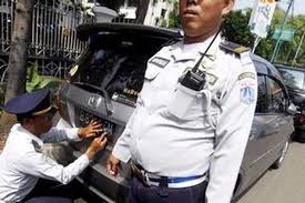 9 surabaya didirikan oleh sebagian besar dokter spesialis bedah yang tergabung dalam ikabi (ikatan ahli bedah indonesia) bersama partner swasta yang telah banyak bergerak di bidang sosial. Edan Geser Parkir Dimintai Uang