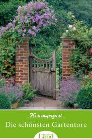 Hereinspaziert Die Schonsten Gartentor Modelle In 2020 Gartentore Garten Englische Land Garten