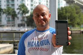 Volunteers pool resources to help Nicaraguans apply for parole