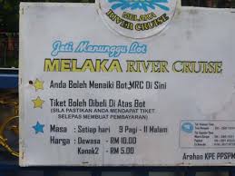 Along the riding bot, you can enjoy a lot of mural and painting along the river where the paint at. Melaka River Cruise Makan Travel Sembang Leisure