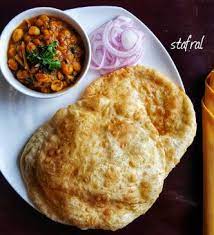 Chole bhature is a an all time favourite punjabi dish. Amazing Chole Bhature Review Stanzazone Di Restoran Ganesha Ek Sanskriti Kemang