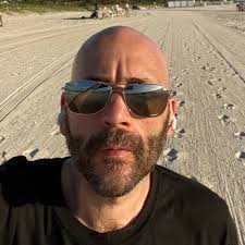 Aaron L. Gilbert (@aaronlgilbert)