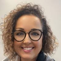 Mary Simmer's Instagram, Twitter & Facebook