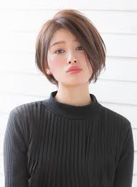 表参道ヒルズを眼下に見下ろすおしゃれ空間なヘアサロン。女性の髪悩みや気持ちを、優しくくみとってくれる敏腕美容師の杉山さんと平野さんは、感性豊かに今っぽさのある髪型を提案してくれる。 ブローチ 東京都渋谷区神宮前5の2の5 max & co.ビル5f 30ä»£å¥³æ€§ã«ãŠã™ã™ã‚ è„±åŠ›ç³»ãƒŠãƒãƒ¥ãƒ©ãƒ«ã‚·ãƒ§ãƒ¼ãƒˆãƒ˜ã‚¢ã‚¹ã‚¿ã‚¤ãƒ« Cosmeã¾ã¨ã‚ ã‚¢ãƒƒãƒˆã‚³ã‚¹ãƒ¡ã¾ã¨ã‚