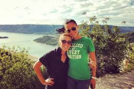 Jelena je završila osnovnu školu drinka pavlović u beogradu, nakon čega je upisala i završila sportsku gimnaziju. Mislili Ste Da Je Jelena Ä'okovic Lepa Upoznajte Njenu RoÄ'enu Sestru Mariju Foto