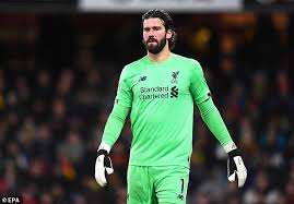 Mykonos'ta çekilen bu fotoğraflar, karius'un sevgilisi thomalla'yı aldattığı eklinde yorumlandı ve toplumsal medyada çok konuşuldu. Hertha Berlin Eye Move For Loris Karius As Liverpool Misfit Is Offered Potential Return To Germany Daily Mail Online