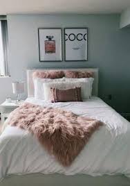 Design your everyday with pink camo art prints you'll love. 11 Cool Pink Bedroom Ideas That Can Be Pretty Pinkbedroomideas Dusty Pink Bedroom Light Pink Bedroom Pink Camo Room Decor Bedroom Bedroom Decor Room Decor