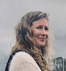 Datei:Becky Manawatu • Naomi Arnold • 2020 (cropped).jpg