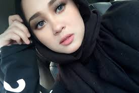 Kata adjektif dr murshidi 2. Mrs Wawa Ashihara Tips Padanan Hijab Yang Sesuai Dengan Warna Kulit