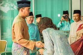 Setiap tahun, yayasan raja muda selangor mencari 3 pelajar terbaik yang menduduki sijil pelajaran malaysia untuk diberikan tajaan eksklusif yrms. Yayasan Raja Muda Selangor Yrms