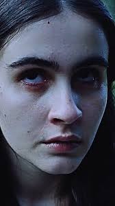 Estrelado por Valentina Herszage, RAQUEL 1:1 está disponível nas  plataformas digitais!, Os perfis @scfimoon (que fez esse edit assombroso de  bom) e @umacenabr já assistiram e recomendam também!, Veja ...