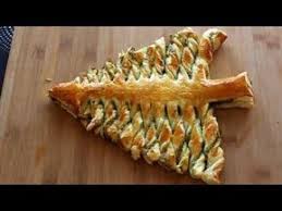 Pour votre apéritif de noël, épatez vos invités avec ce feuilleté au pesto en forme de sapin ! Recette Tuto Sapin De Noel Au Pesto Feuilletes Apero Sapin Pate Feuillete Sapin Apero