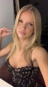 Daisy Mears's Instagram, Twitter & Facebook