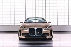 Bmw estimates the edrive40 will travel 300 miles on a charge, while the i4 m50 will go 245 miles. Bmw I4 Will Be Available In Three Versions I435 I440 And M50 Xdrive