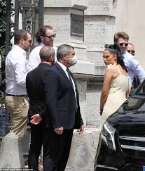 Some fans have also drawn similarities between kitty's classic lace dress and her mother victoria aitken's, worn back in 1989 for her wedding to earl spencer. Jfuxjescp7xpxm