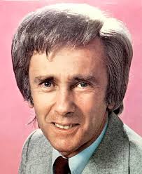 Gilbert Richard, animateur télé (années 60 /70), né à Chepy, dans la Somme  ❓ MAIS Connaîtriez-vous un Patrick DENIZARD qui habitait à Tourcoing ? Sa  photo apparaît dans l'émission :  https://youtu.be/8N3f0HwDIKc?si=AZElfSAVKXV5pT-_ Peut-être