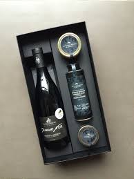 Les Toques Noires Du Coffret Fabrique A Grignan Au Vin Aoc En Passant Par La Truffe Cavee A Richerenc Diamant Noir Truffe Et Noir