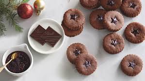 Lindt Austrian Linzer Chocolate Cookies Lindt The Season Recipe Chocolate Cookies Yummy Cookies Christmas Baking