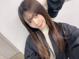 ななちゃんお着替えしてた👧👗 クリスマスシーズンは街がキラキラしてて楽しい気持ちになる🥰🎄