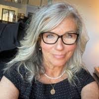 Carolyn Rossman's Instagram, Twitter & Facebook