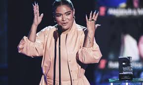 Programa de entretenimiento, afirma que karol g podría estar embarazada en miami. Karol G Esta Embarazada