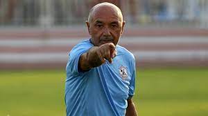 وعن ملف حراس المرمى أكد على أنه اعتاد على تدوين ملاحظاته حول اللاعبين بشكل دائم، وكان يضع تقييمات خاصة لكل لاعب على حدة من خلال. Ø¨ÙØ§Ø¨Ø© Ø±ÙØ² Ø§ÙÙÙØ³Ù ØªØ¹Ø±Ù Ø¹ÙÙ Ø£Ø±ÙØ§Ù Ø§ÙØ²ÙØ§ÙÙ ÙØ¹ Ø¨Ø§ØªØ´ÙÙÙ