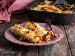 Check spelling or type a new query. Cannelloni Al Ragu Cremosi Con Besciamella Ricetta E Due Metodi Per Farcirli