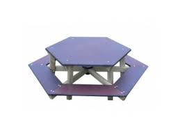 Mais cette réalisation est particulière : Table Pique Nique Enfant Hexagonale Contact Distribution Materiels Collectivites