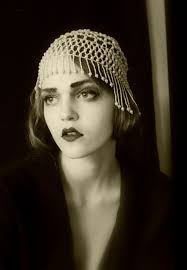 Lisa Bommerson, oud leerling van onze school en vorig jaar afgestudeerd aan  Minerva maakt voor de Galerie StudioH200 een foto installatie waarin ze  haar verleden als gerenommeerd fotomodel als uitgangspunt stelt. Het