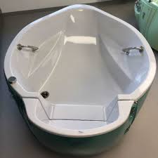 Des Baignoires De Naissance Bensberg Concus Pour Favoriser L Humanisation De L Accouchement
