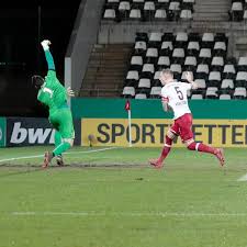 Für essen steht der aufstieg in die 3. Dfb Pokal Rw Essen Im Achtelfinale Gegen Leverkusen Radio Essen