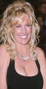 Following a car accident in which erin is taking full advantage of julia roberts's considerable talent and appeal, erin brockovich overcomes. Erin Brockovich Ellis Imdb
