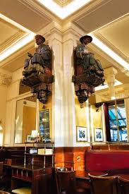 Les Deux Magots French Pronunciation Le Do Maɡo Is A Famous 1 Cafe In The Saint Germain Des Pres Area Of Paris France I Paris Cafe Paris France France