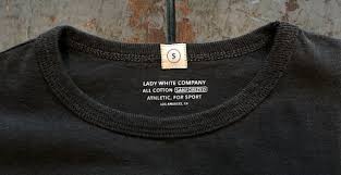 Kantung mata yang hitam disebabkan oleh beberapa faktor antara lain karena kurang tidur, terlalu sering menatap layar, kebiasaan merokok, dan kebiasaan minum alkohol. Agar Tidak Cepat Buluk Begini Tips Mencuci Kaos Hitam Yang Benar