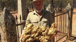 Considered by most authorities to be the largest gold nugget ever found, the welcome stranger was found at moliagul, victoria, australia in 1869 by john deas. Welcome Stranger World S Largest Gold Nugget Remembered Bbc News