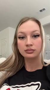 Carly Hyer's Instagram, Twitter & Facebook