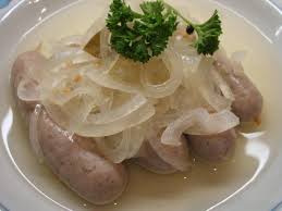 Das Perfekte Fleisch Saure Zipfel Rezept Mit Bild Und Einfacher Schritt Fur Schritt Anleitung Die Zwiebel Schalen Und In H Rezepte Essensrezepte Saure Zipfel