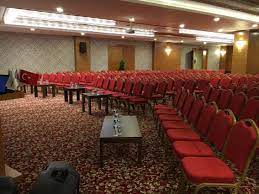 wall to wall carpet panosundaki pin