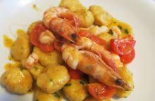 Il condimento di questo particolare formato di pasta è a base di pomodorini, aglio, prezzemolo, peperoncino e anelli cavatelli con speck, rucola e crema di patate | cosa cucino oggi? Ricette Primi Piatti Di Pesce Facili E Veloci Ricette Della Nonna