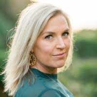 Amanda Beeson's Instagram, Twitter & Facebook