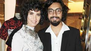 İlk kez bir netflix projesinde yer alan tuba büyüküstün, 24 ocak 2020'de netflix ekranlarında olacak. Tuba Buyukustun Ve Sevgilisi Umut Evirgen 3 Yildan Sonra Ayrildi Ikizlerle Manidar Paylasim Galeri Takvim