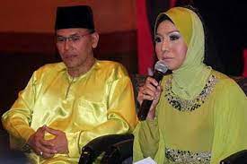 Find newspaper articles, archives, journals, magazine back issues. Noraniza Berjodoh Dengan Ustadz Singapura