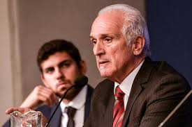 El Gobierno aceptó las renuncias de las máximas autoridades de la Unidad de  Información Financiera