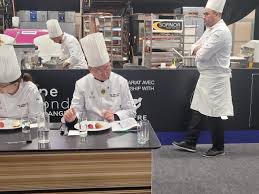 Doanh nhân Kao Siêu Lực là giám khảo châu Á duy nhất tại giải Cúp Đầu bếp  bánh quốc tế