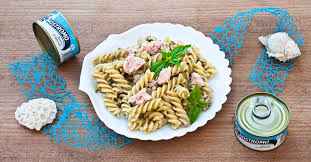 When using this pesto with pasta, just add a few tablespoons of cooking water to make it creamier, then stir it together with your pasta. Pasta Con Pesto E Tonno Al Naturale Tonno Nostromo