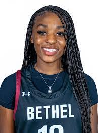 Elisabeth Rowe's Instagram, Twitter & Facebook